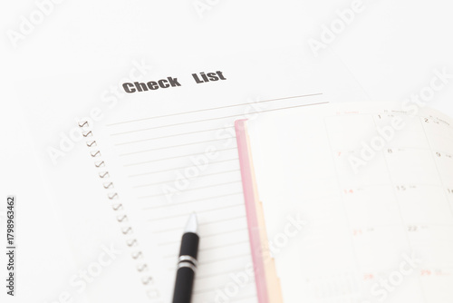 手帳とチェックリスト　白バック