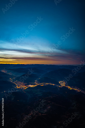 Bruck an der Mur und Kapfenberg Abenddämmerung - Sonnenuntergang Rennfeld - Hochsteiermark - Österreich - Saharastaub - Abendrot - Herbst