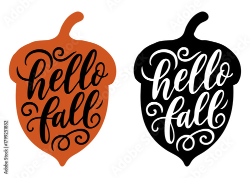 Logo con mensaje en texto caligráfico Hello Fall en silueta de bellota para felicitaciones y tarjetas del Día de Acción de Gracias