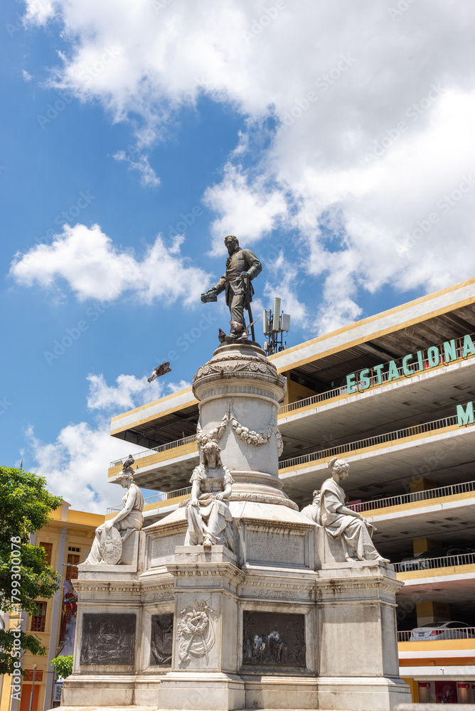 Fototapeta premium Monument to Francisco Morazan in San Salvador, El Salvador.