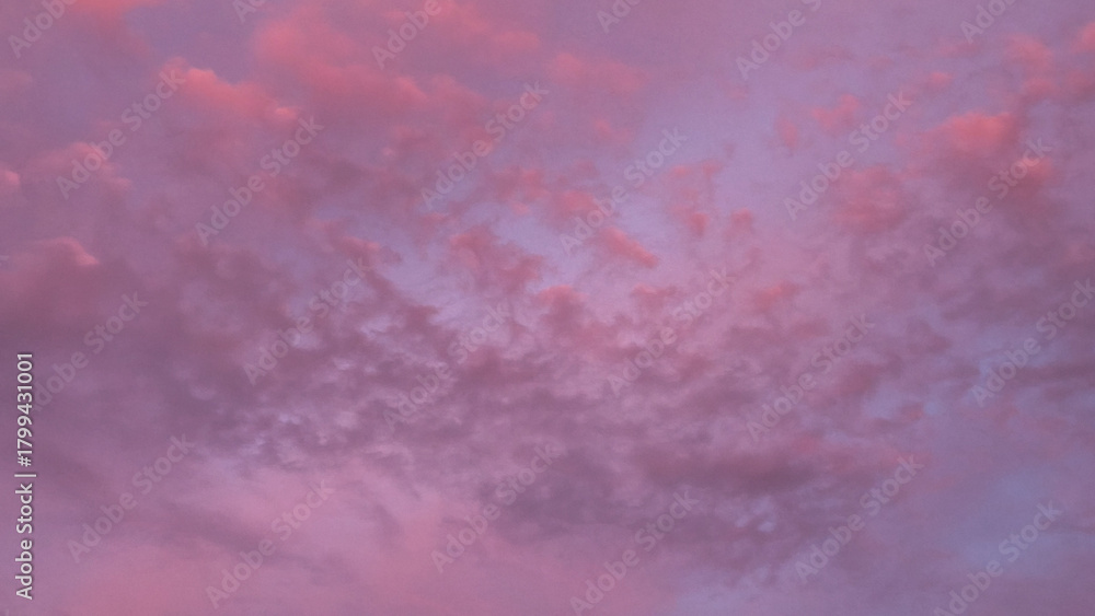 Fototapeta premium the red sky phenomenon that usually appears after rain in the afternoon