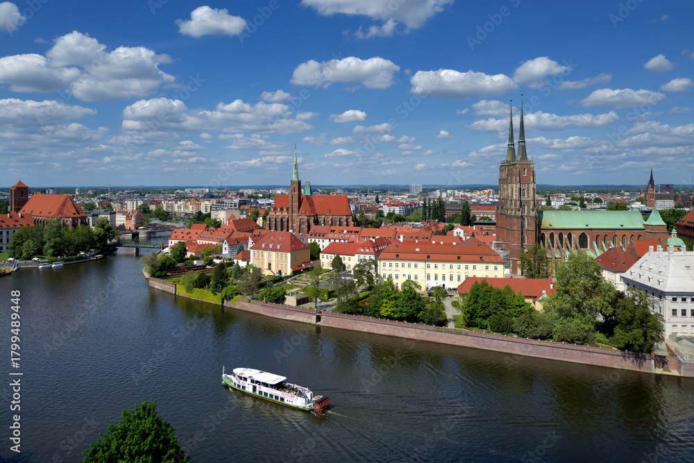 Fototapeta premium Wroclaw and Oder River