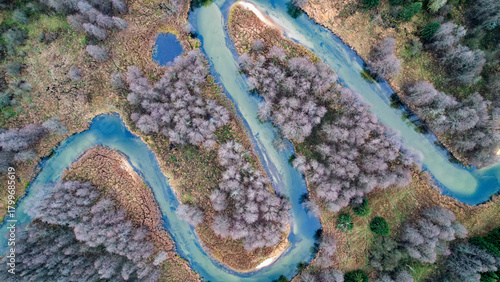 Fototapeta Naklejka Na Ścianę i Meble -  Rzeka Pisa z lotu ptaka, Mazury, zima