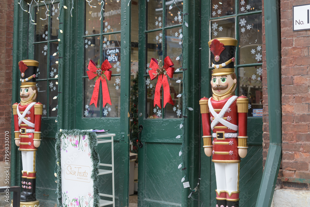 Fototapeta premium Skin Treats decked out for the holidays at The Distillery Historic District, Toronto (13 Trinity St)