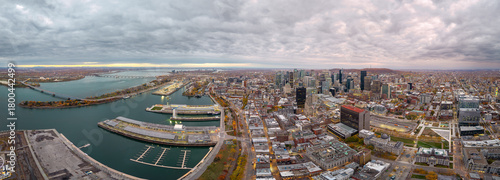 Fotografi Panoramic aerial view of Montreal skyline and Old Port Canada