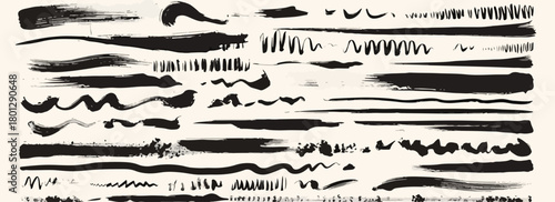 Collezione di pennellate e tratti di pennello in stile acquerello, perfetti per design grafici e artistici.