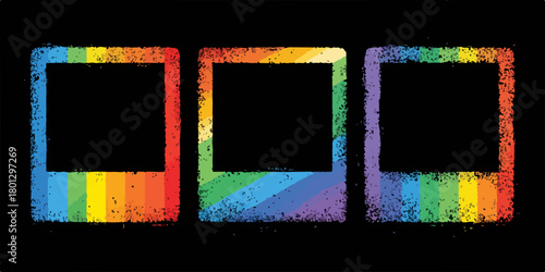 Tre cornici fotografiche stile Polaroid con bordo arcobaleno spray su sfondo nero