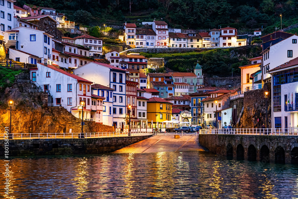 Fototapeta premium Cudillero. Evening.