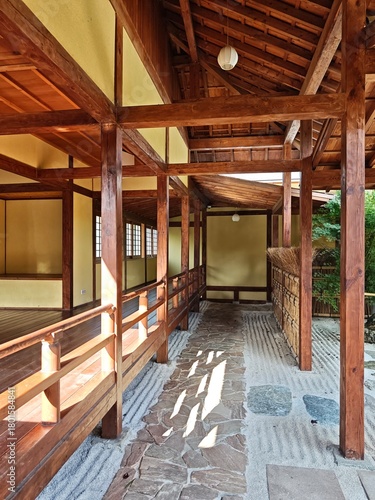 Japanese-style courtyard on a sunny day, nobody, outdoor 