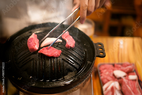 ジンギスカンを食べる