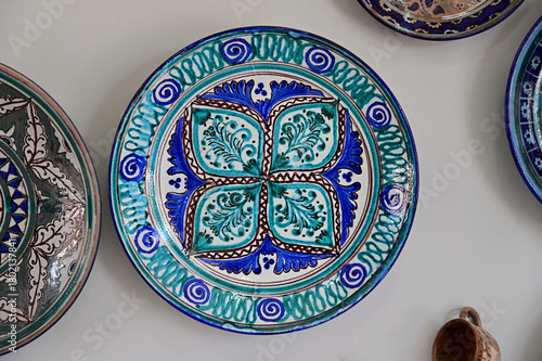 Uzbekistan, Rishtan traditional ceramics dish