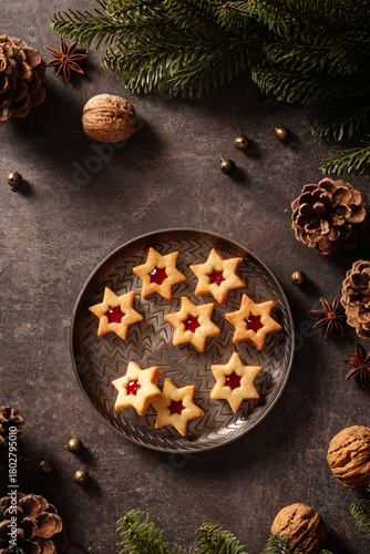 Traditional Czech Christmas sweets – Preparing Linzer Cookies