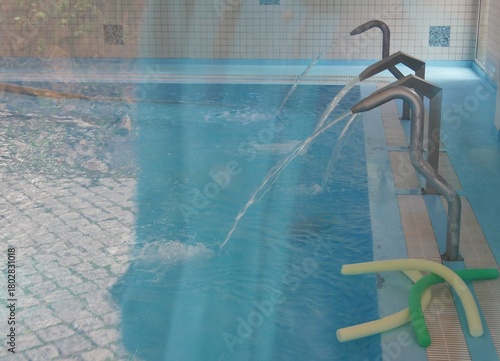 Thermalbad mit Wasserhähnen in Caldas Monchique