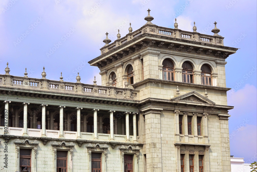 Fototapeta premium Palacio a medio día