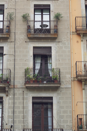 BALCONES CON PLANTAS BARCELONA, ESPAÑA 