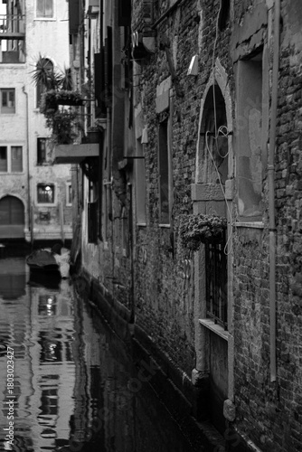CANAL DE VENECIA B&W