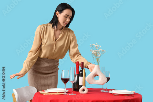 Young woman at restaurant t...