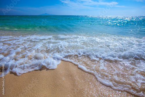 Fototapeta Naklejka Na Ścianę i Meble -  ocean wave background sea and sand