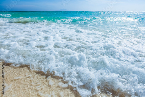 Fototapeta Naklejka Na Ścianę i Meble -  ocean wave background sea and sand