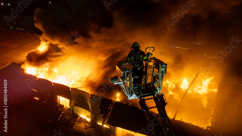 Drohnenaufnahme – Großbrand in Linzer Recyclingbetrieb