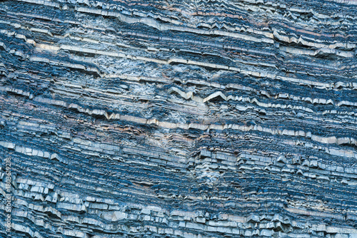 Fototapeta Naklejka Na Ścianę i Meble -  Zbliżenie ściany skalnej w kamieniołomie w Kozach