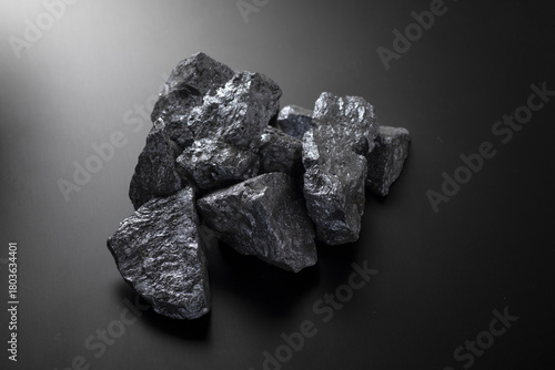 industrial silicon metalloid chunks and silicon wafer