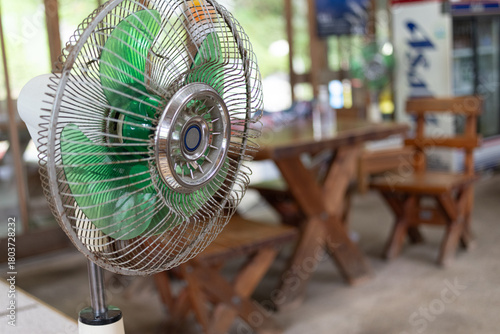 懐かしい古い日本の扇風機