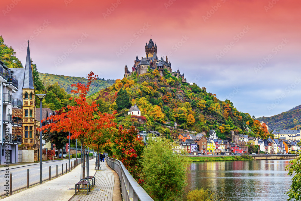 Naklejka premium Cochem, Germany. Old town and the Cochem (Reichsburg) castle on the Moselle river.