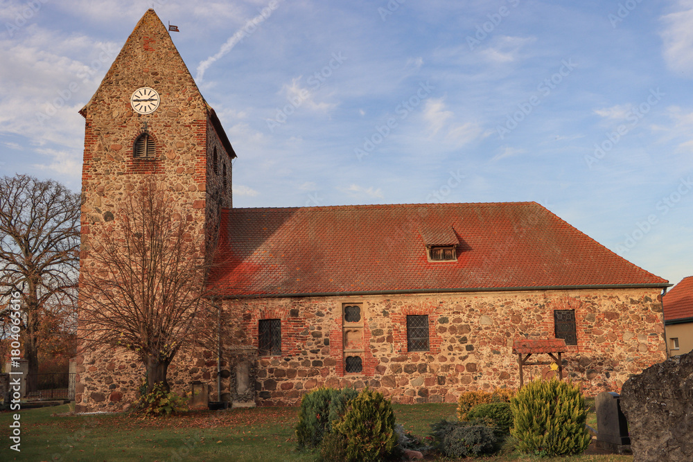 Fototapeta premium Dorfkirche in Demker (Altmark)