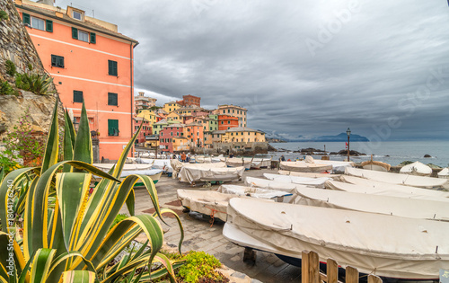 Fototapeta Naklejka Na Ścianę i Meble -  Boccadasse, quartier pittoresque de Gênes en Italie avec ses maisons de pêcheurs colorées.	