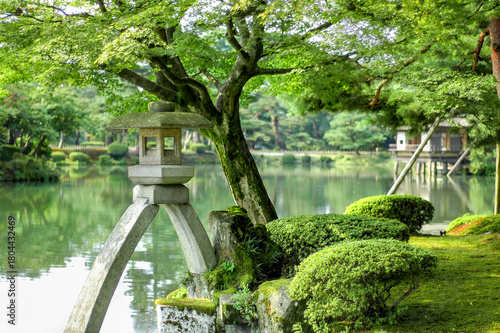 兼六園・ことじ灯籠 / Kotoji Lantern at Kenrokuen Garden

（石川/Ishikawa）