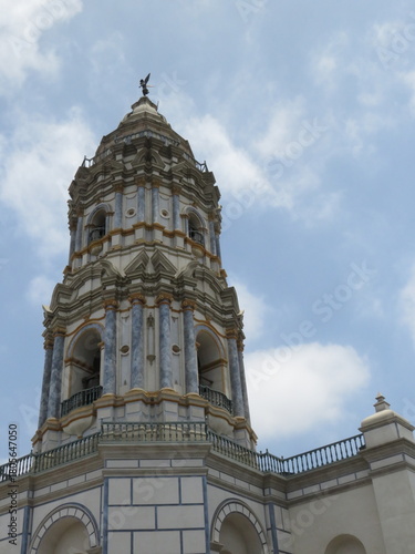Torre de la Basílica del Santísimo Rosario, conocida también como iglesia de Santo Domingo. Centro histórico de Lima, Perú.
