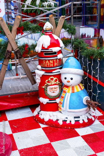 personnage de Noël au marché de Noël dans le jardin des Tuileries à Paris