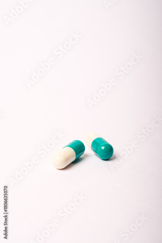gélule vert et blanche