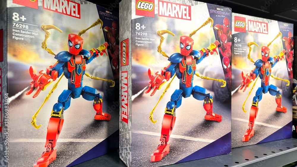 Obraz premium LEGO Marvel Iron Spider-Man Figure boxes on shelf |
