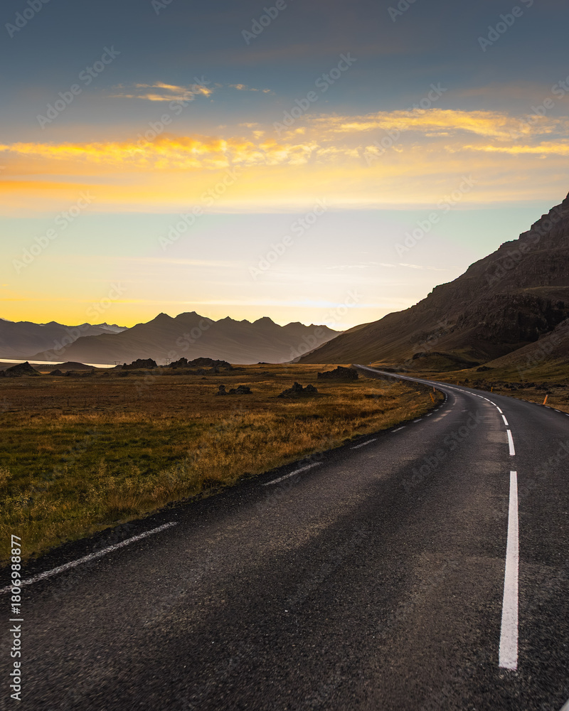 Fototapeta premium Iceland fall sunset