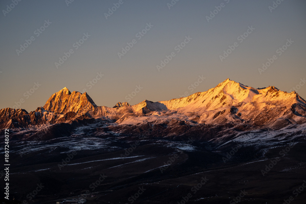 Naklejka premium sunrise in the mountains