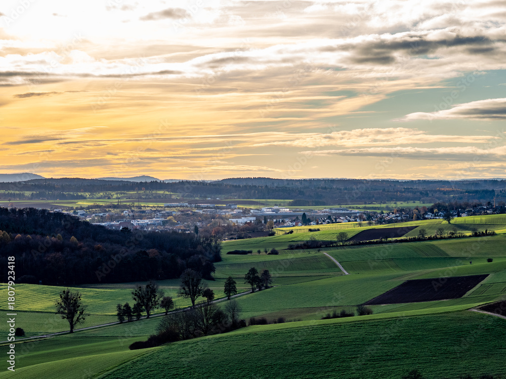 Fototapeta premium Agrarlandschaft im Spätherbst