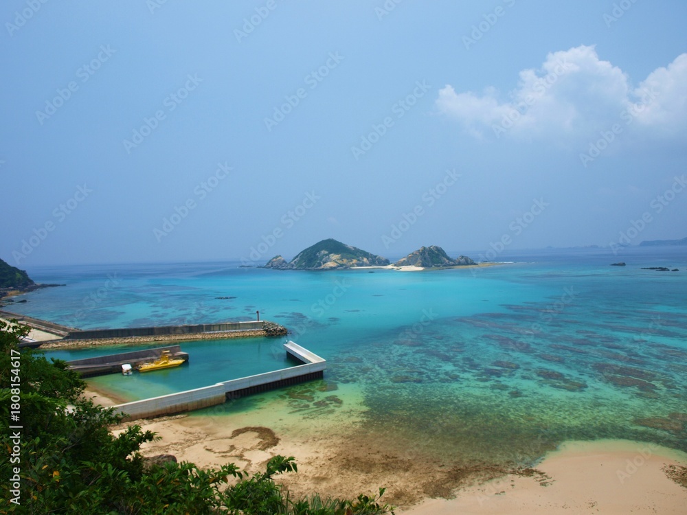 Fototapeta premium 渡嘉敷島の風景 沖縄県 日本