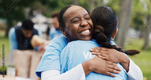 Canvastavla Happy woman, hug or volunteer with support for community service or commitment together in park