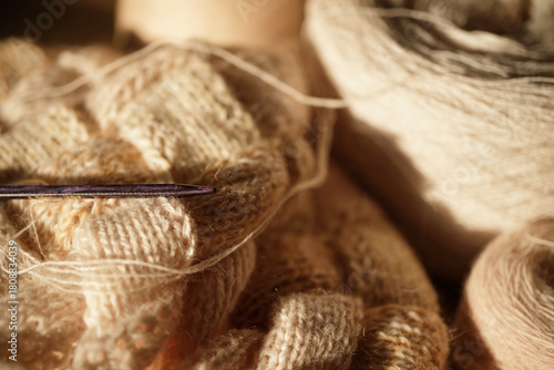 編みかけのニット　棒針