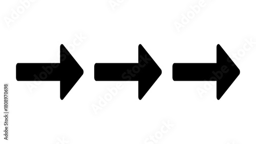 右向きに連なる三本の矢印を描いたイラスト