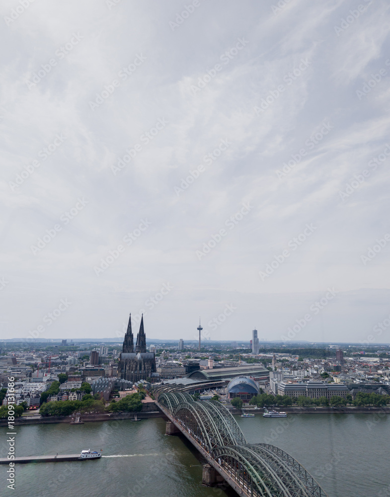 Fototapeta premium Beautiful landscape of the gothic Cologne cathedral