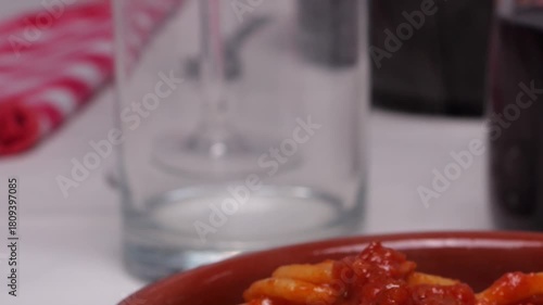 Wallpaper Mural Primo piano di ciotola con pasta fumante, bucatini all'amatriciana Torontodigital.ca