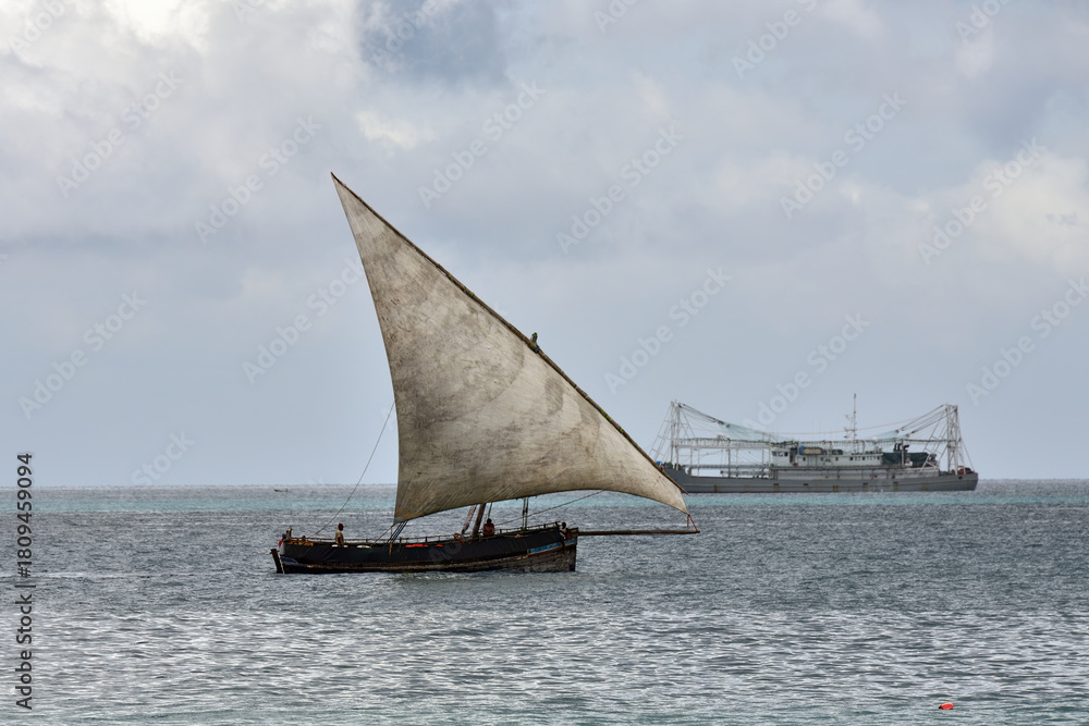 Obraz premium Dhow boat. Zanzibar, Tanzania, Africa. Stone Town harbor