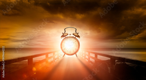 Vintage Wecker mit Schrift 2026