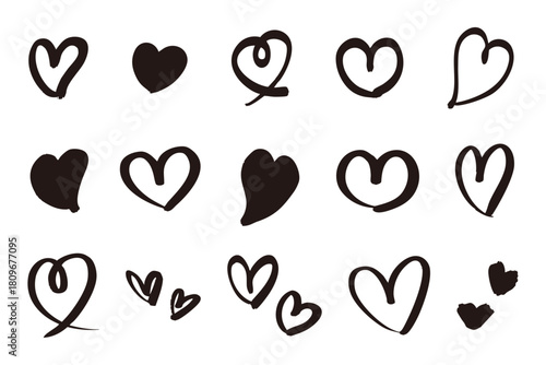 手書きのハートセット　黒　クリップアート