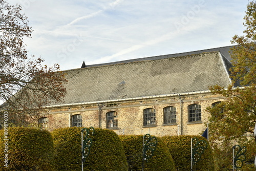 Les bâtiments abandonnés et délabrés de l'ancien couvent des Récollets à Nivelles (Brabant-Wallon)