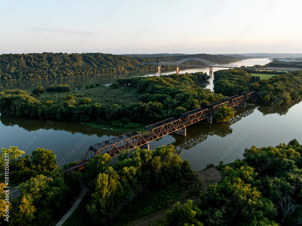 Obraz premium Sunset view of the Lawrenceburg Bridge - CSX Transportation - Great Miami River - Lawrenceburg, Indiana and North Bend, Ohio