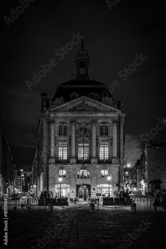Bordeaux de nuit